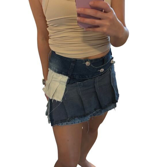 Handmade Upcycled Patchwork Denim Mini Skirt Sz 28 Pleated Distroyed Distressed - Picture 2 of 8